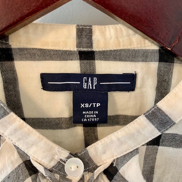 The Gap ruffle blouse - Picture 2 of 3